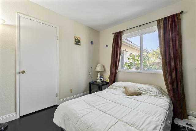 1247 Armstrong Cir, Escondido CA: https://media.crmls.org/mediaz/4beccb66-698f-4df0-8cea-dd6cd3fe7fe1.jpg
