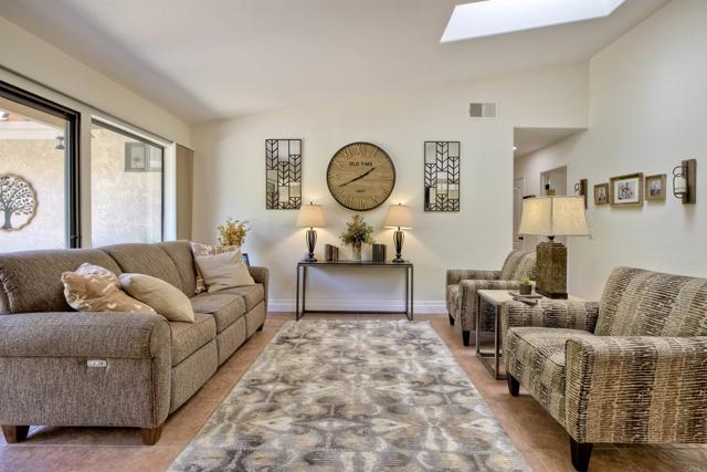 Detail Gallery Image 15 of 62 For 3749 Sarah Ann Dr, Fallbrook,  CA 92028 - 4 Beds | 2 Baths