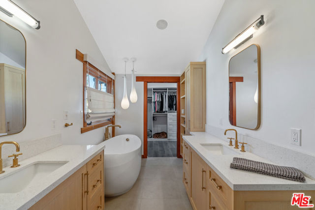 Image 39 of 50 For 706 Navy Street