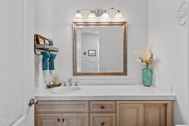 1729 Bluesage Court, Simi Valley CA: https://media.crmls.org/mediaz/4bee80c6-9780-44d2-86f6-645325a161f9.jpg