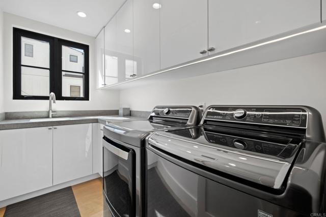 Detail Gallery Image 51 of 72 For 119 41st St, Newport Beach,  CA 92663 - 3 Beds | 5 Baths