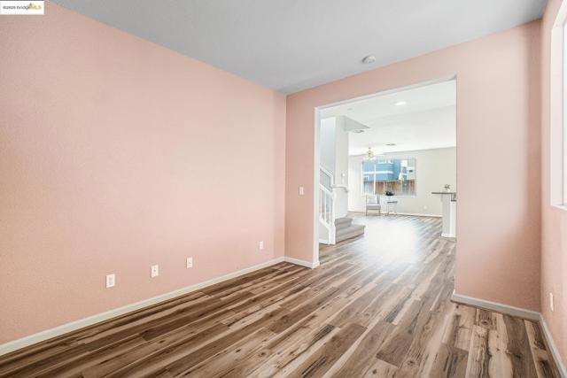 1008 Finn Way, Brentwood CA: https://media.crmls.org/mediaz/4befae8d-bd86-4c86-868b-5e70dca6c464.jpg