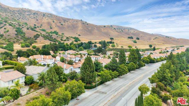 19638 Kilfinan Street, Porter Ranch CA: https://media.crmls.org/mediaz/4bf04041-1b20-42f8-8a79-e251b5a9b74f.jpg