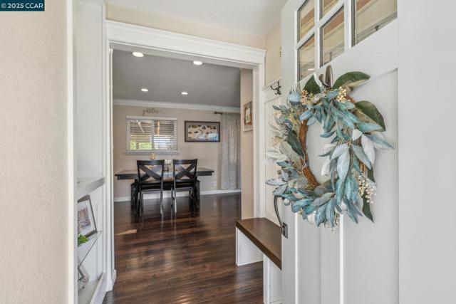 822 Cortez Ct, Livermore CA: https://media.crmls.org/mediaz/4bf04707-6d36-4532-9804-197f2b9bf8fe.jpg