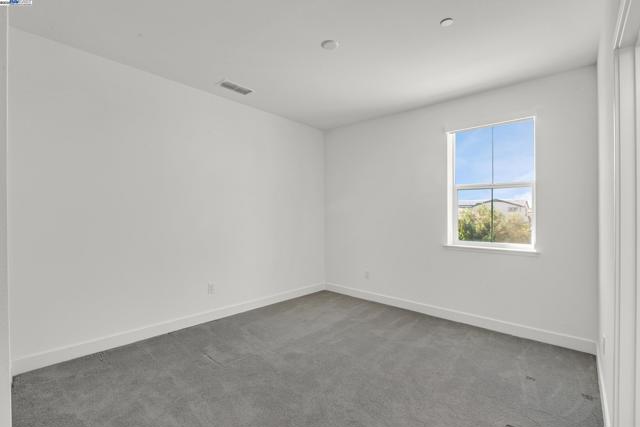 2222 Davie Pl, Tracy CA: https://media.crmls.org/mediaz/4bf05b27-56a6-46c0-b6e5-ada3645ee33f.jpg