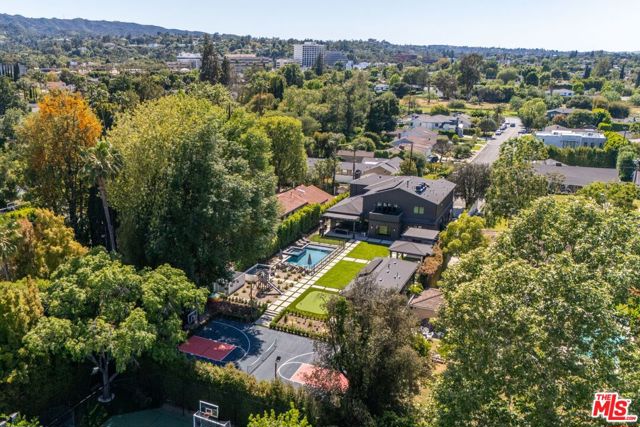 5084 Valjean Avenue, Encino CA: https://media.crmls.org/mediaz/4bf1aa12-2ad5-4606-9d2d-e8c0904168b2.jpg