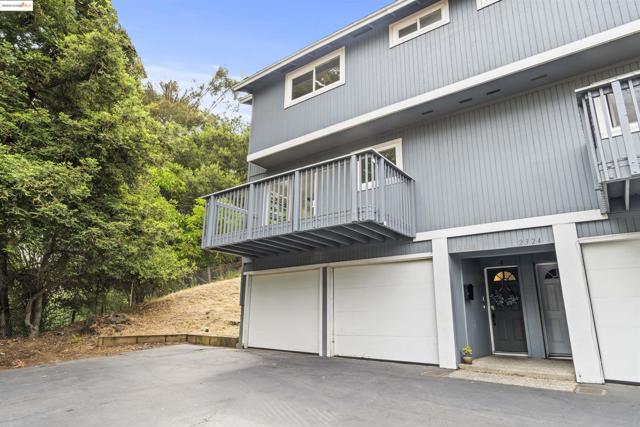 2326 D St, Hayward CA: https://media.crmls.org/mediaz/4bf38d13-c6e3-4ee1-8b97-bfd8820b8328.jpg
