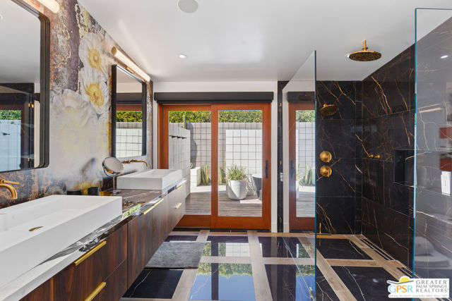 1189 N Rose Avenue, Palm Springs CA: https://media.crmls.org/mediaz/4bf421a8-541c-4d0e-9c46-7983d9366717.jpg