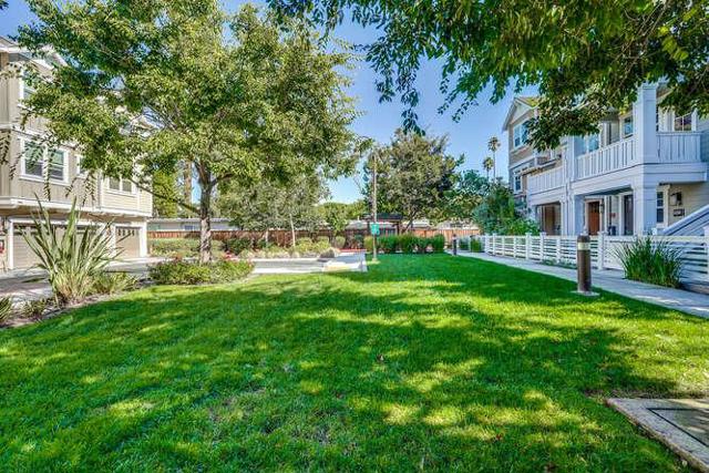 2045 Atlas Loop, Mountain View CA: https://media.crmls.org/mediaz/4bf46f09-c3ac-49b4-8ca9-a7d1ed7397d8.jpg
