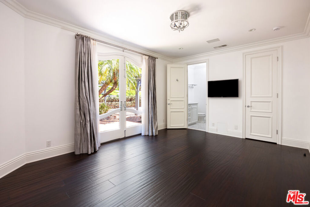 MLS #26873947 image #22