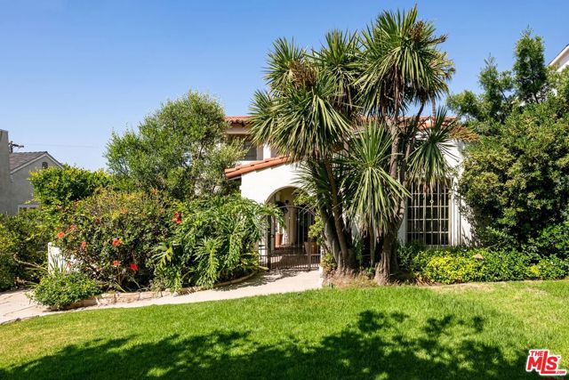 1539 Ensley Avenue, Los Angeles CA: https://media.crmls.org/mediaz/4bf4f972-c20c-48f5-a991-d2b8b678aece.jpg