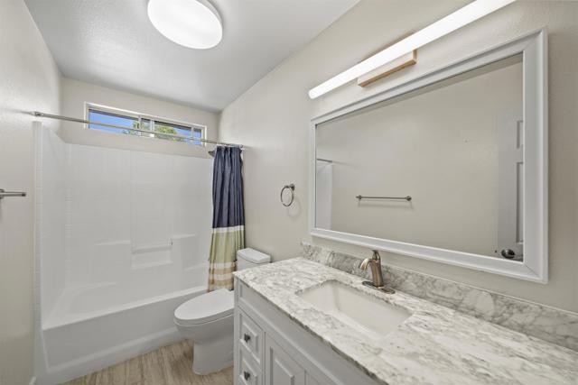 Detail Gallery Image 17 of 52 For 9300 Burnet Ave #111,  North Hills,  CA 91343 - 3 Beds | 2/1 Baths