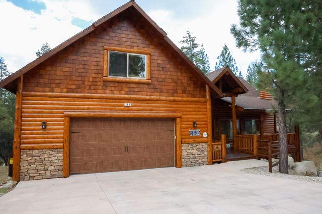 289 Stony Creek Road, Big Bear CA: https://media.crmls.org/mediaz/4bf5ead6-c1dd-4884-95e4-f5f61b7681c5.jpg