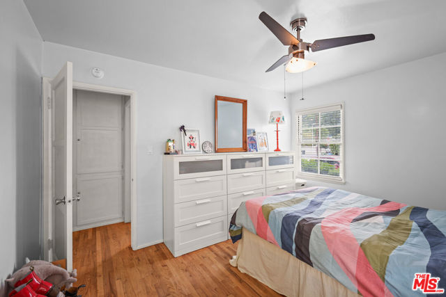 6961 Zelzah Avenue, Reseda CA: https://media.crmls.org/mediaz/4bf6c6fd-f504-4a3a-aa29-5345e24b9ed5.jpg