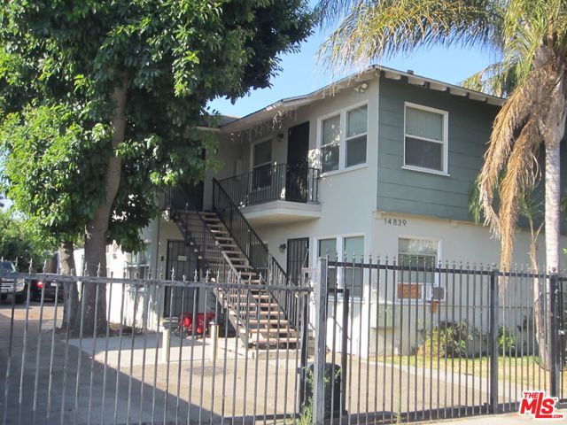 14839 Blythe Street, Panorama City CA: https://media.crmls.org/mediaz/4bf6e422-9f37-4023-a2db-ee87e2688ffc.jpg