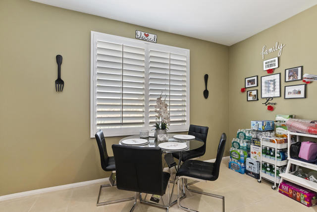 019_Breakfast Area