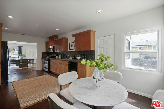 3710 Fletcher Drive, Los Angeles CA: https://media.crmls.org/mediaz/4bf960ff-aea6-4ee3-84d9-1e4851179e76.jpg