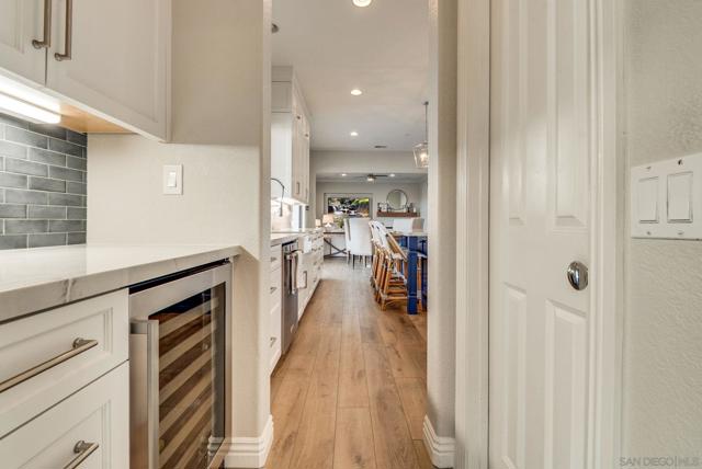 Image 19 of 59 For 571 Lynwood Dr