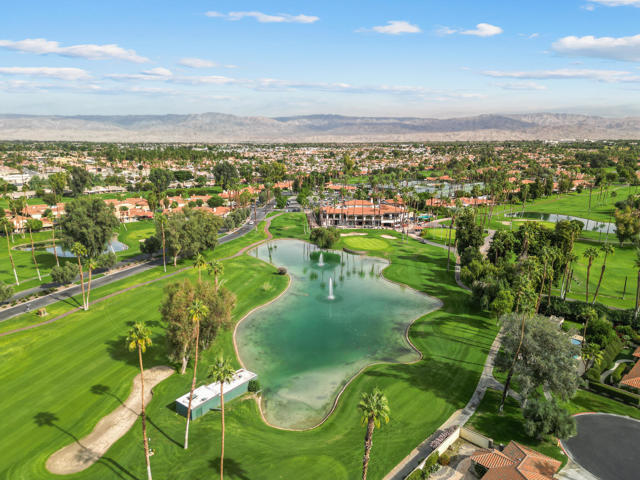 130 Don Miguel Circle, Palm Desert CA: https://media.crmls.org/mediaz/4bf9e576-4a5b-42e4-ae33-9d746fe946ee.jpg