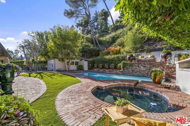 1135 Coldwater Canyon Drive, Beverly Hills, California 90210, 5 Bedrooms Bedrooms, ,5 BathroomsBathrooms,Single Family Residence,For Sale,Coldwater Canyon,24380159