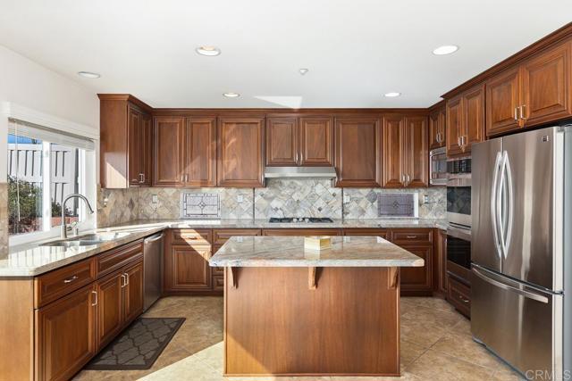 Detail Gallery Image 11 of 35 For 10067 Challenger Cir, Spring Valley,  CA 91978 - 3 Beds | 2/1 Baths