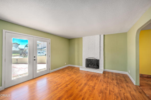 Detail Gallery Image 2 of 19 For 6349 Condor Ct, Ventura,  CA 93003 - 4 Beds | 2/1 Baths