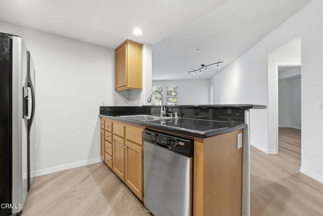 Detail Gallery Image 15 of 29 For 259 Riverdale Ct #241,  Camarillo,  CA 93012 - 2 Beds | 2 Baths