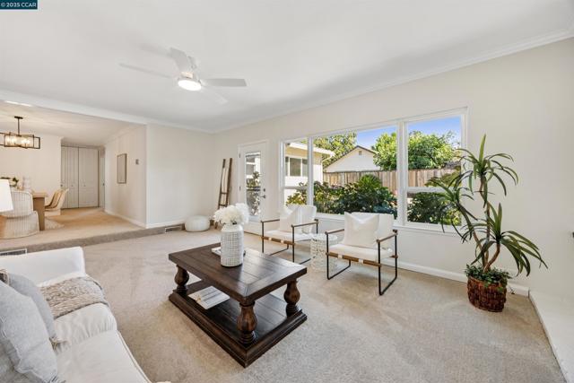 4697 Canary Dr, Pleasanton CA: https://media.crmls.org/mediaz/4bfbbddf-7efc-4778-92cb-c6ac857780e1.jpg