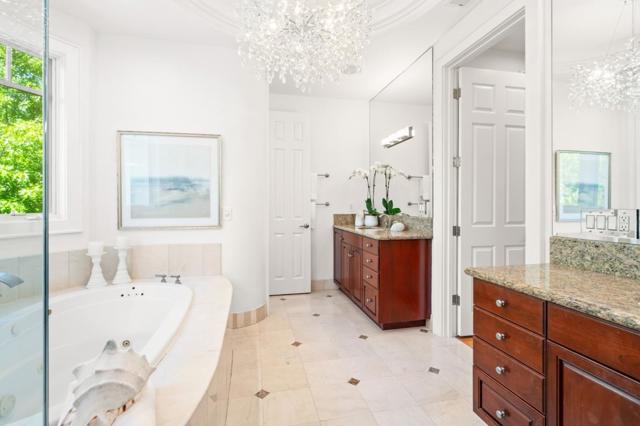6 Zachary Court, Menlo Park CA: https://media.crmls.org/mediaz/4bfbd292-2d63-41dd-8b3e-2ade99c68ca3.jpg