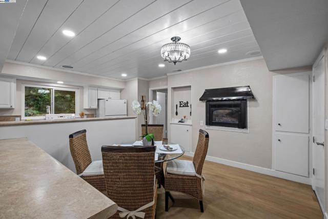 Image 16 of 47 For 6 Wanda Way  