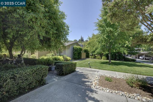 1224 Singingwood Ct, Walnut Creek CA: https://media.crmls.org/mediaz/4bfc9428-de31-49e4-91ae-ec04d0271587.jpg