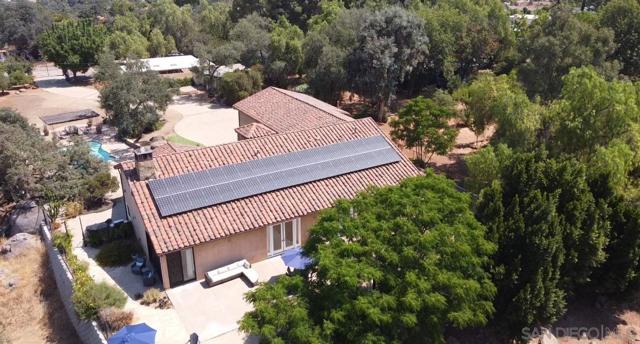 1445 Terracita Ln, Alpine CA: https://media.crmls.org/mediaz/4bfccd44-5ebd-4568-935b-68477d28ebdc.jpg