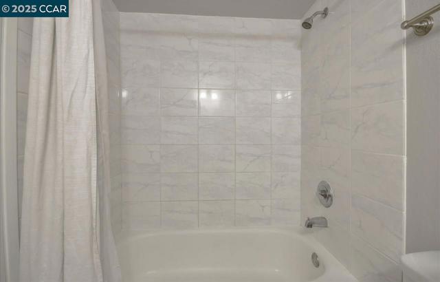 824 Camelback Pl, Pleasant Hill CA: https://media.crmls.org/mediaz/4bfd5cc6-03e8-4529-8106-8ff6596159fd.jpg