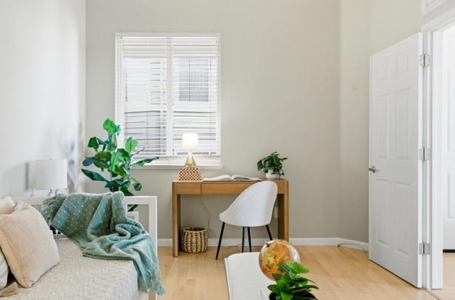 134 Cliff Swallow Court, Brisbane CA: https://media.crmls.org/mediaz/4bfd6c8f-c222-4bd6-b92b-973cf6e19f73.jpg