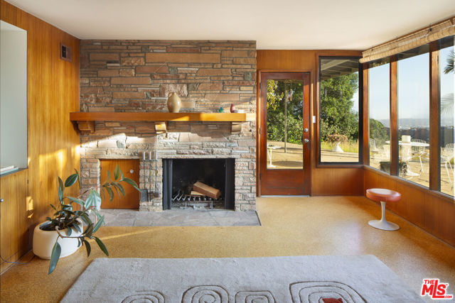 7400 Pyramid Place, Los Angeles CA: https://media.crmls.org/mediaz/4bfd9d33-42d0-43f1-b8c5-9aa8121832be.jpg