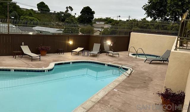 5402 Balboa Arms Dr., San Diego CA: https://media.crmls.org/mediaz/4bfefb3a-5c08-424b-8e71-761cd5f6695b.jpg