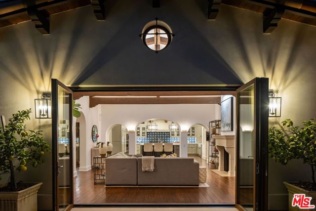 Drew Fenton | 182 N Carmelina Avenue Los Angeles CA | MLS: 7686952