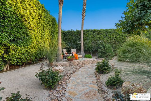 3 Coronado Court, Rancho Mirage CA: https://media.crmls.org/mediaz/4bff50f2-7533-425e-8564-2295b7c66339.jpg