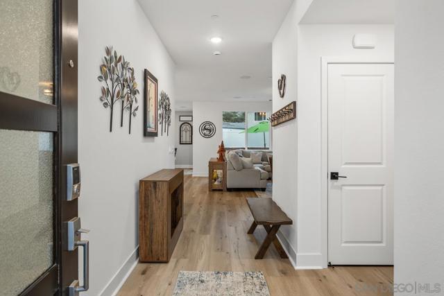 35505 Orchard Trails, Fallbrook CA: https://media.crmls.org/mediaz/4c000c60-e45e-4535-af6a-e46ff580ad4d.jpg