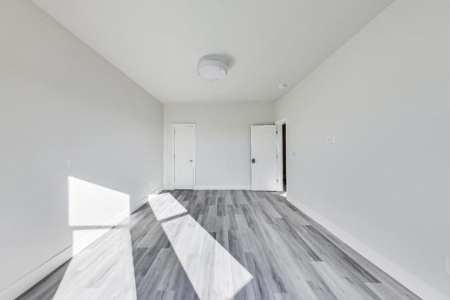 811 Oak Street, San Francisco CA: https://media.crmls.org/mediaz/4c015d7a-f1a7-4669-a440-d0d61986207c.jpg