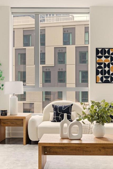 318 Main Street, San Francisco CA: https://media.crmls.org/mediaz/4c01712c-e47f-4040-b0fd-fda98faa6df9.jpg