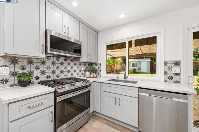 1464 Windsor Way, Livermore CA: https://media.crmls.org/mediaz/4c01bfe7-270d-439e-8063-66b0c4783ec3.jpg