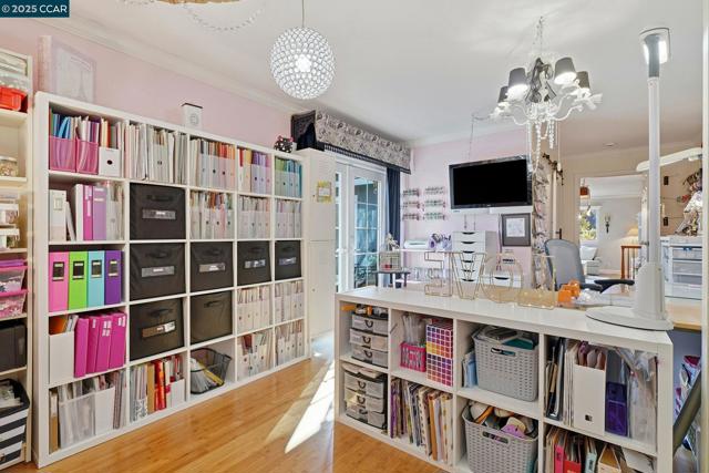 7519 Driftwood Way, Pleasanton CA: https://media.crmls.org/mediaz/4c032a18-b6ec-44d7-a6af-cb5c79aca5d6.jpg