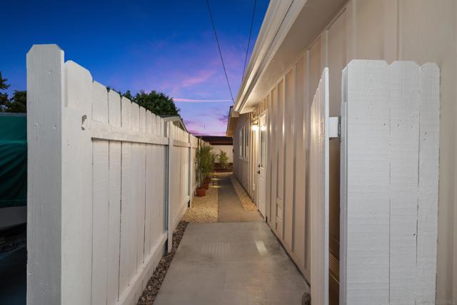 5284 Winthrop St, San Diego CA: https://media.crmls.org/mediaz/4c0343d3-4a8c-4ee2-9707-8f5605d9805d.jpg