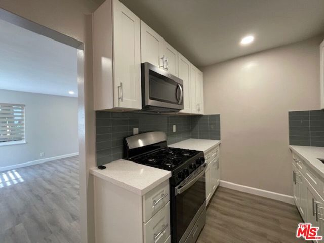 1533 Yale Street, Santa Monica CA: https://media.crmls.org/mediaz/4c03a315-3f98-49eb-ae09-67c02e980914.jpg