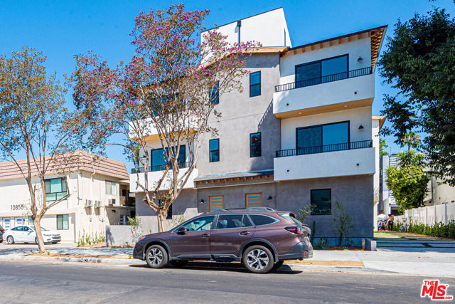 10847 Morrison Street photo 3