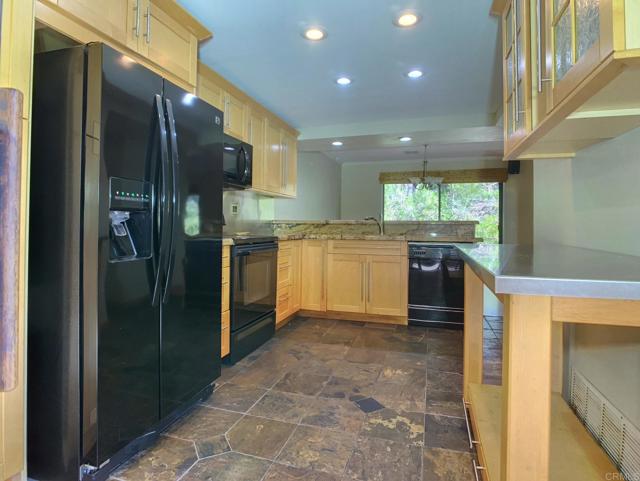 Detail Gallery Image 6 of 23 For 10473 Crosscreek Ter, San Diego,  CA 92131 - 2 Beds | 2/1 Baths