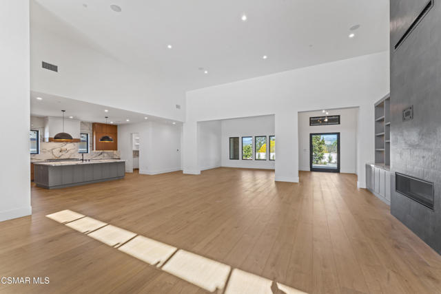 Image 9 of 93 For 532 Corte Corrida