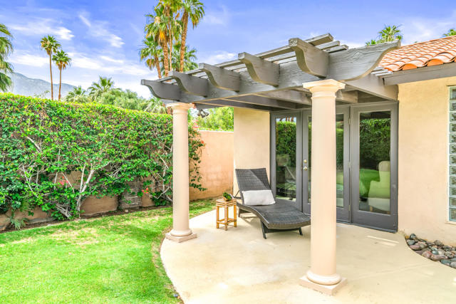 2305 E Sonora Road, Palm Springs CA: https://media.crmls.org/mediaz/4c052c95-f1dd-44a5-a307-5deb13ff175c.jpg