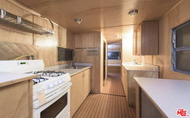272 N Topanga Canyon Boulevard, Topanga CA: https://media.crmls.org/mediaz/4c054949-3528-4637-91bf-f17b1726ae61.jpg